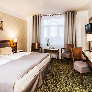 Hotel Lord - Warsaw Airport